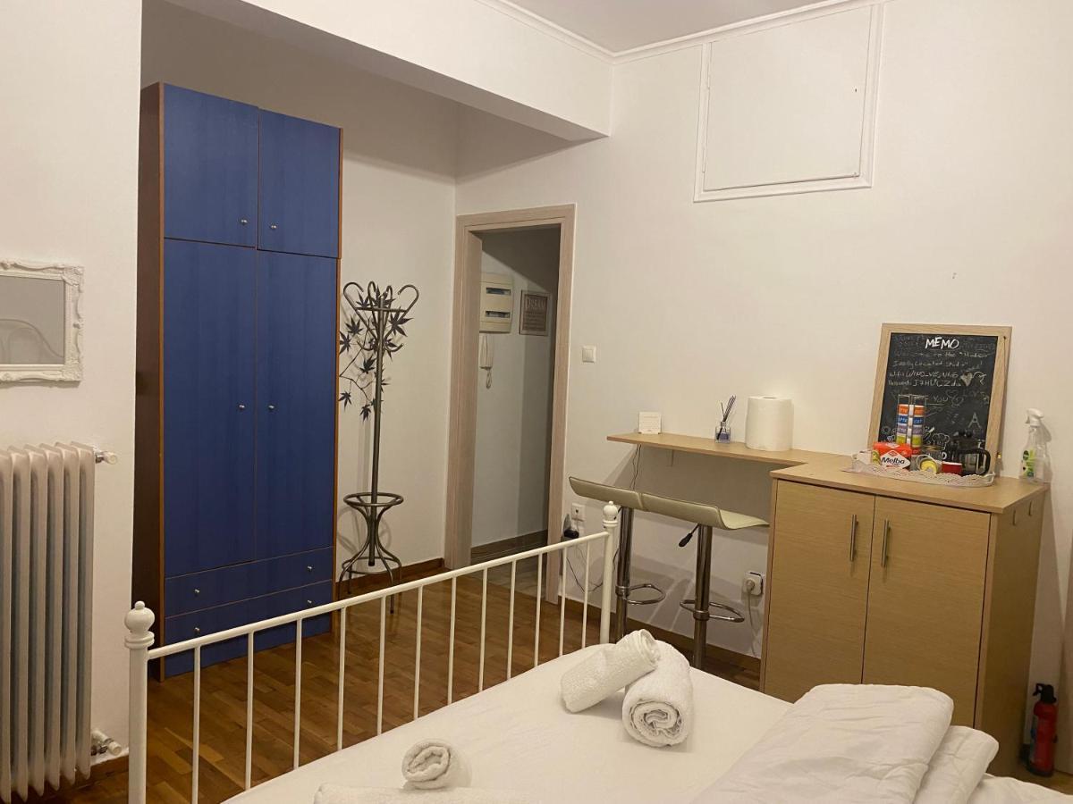 Modern, Ideally Located Studio Apartment Atena Exterior foto