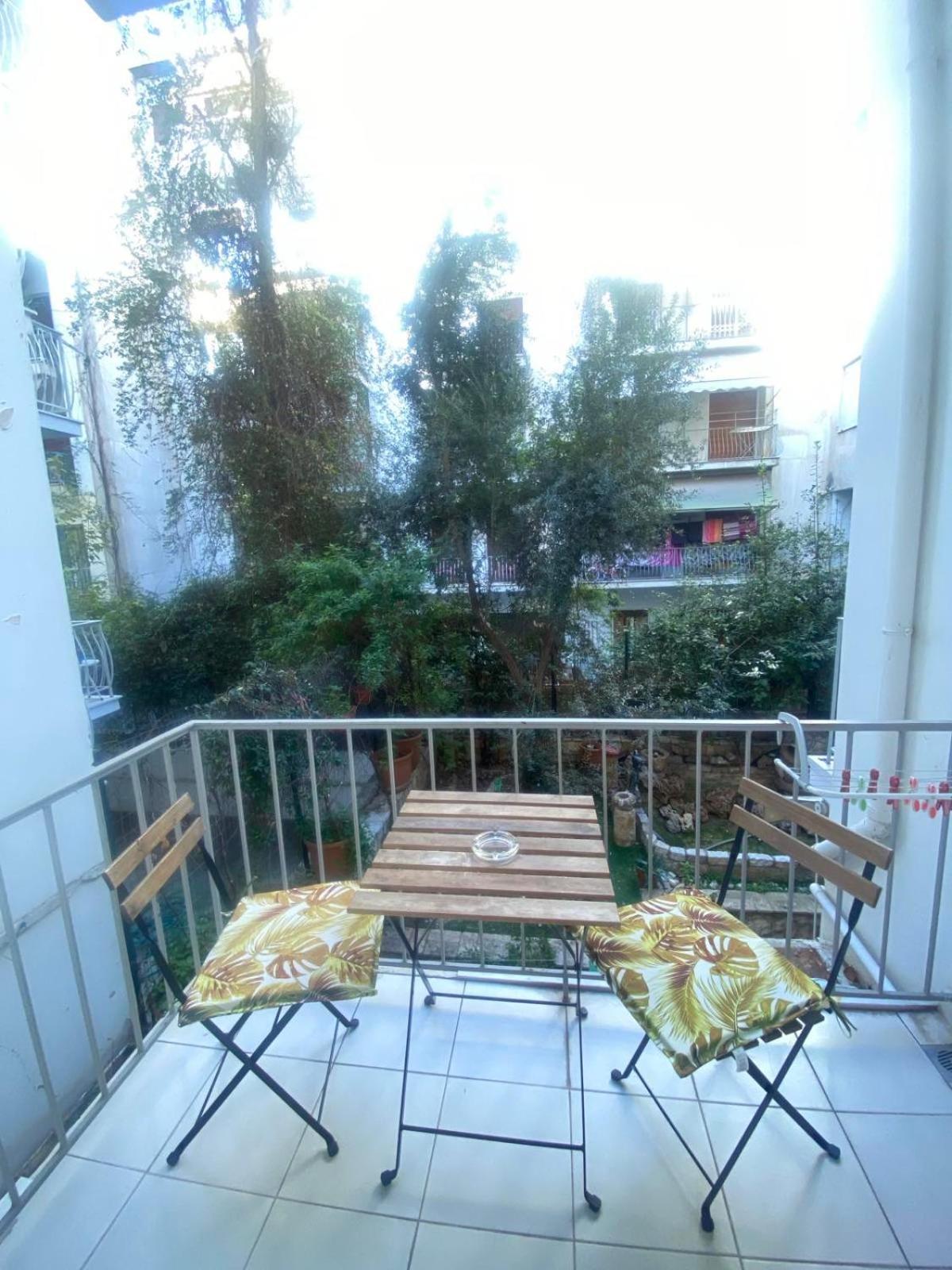 Modern, Ideally Located Studio Apartment Atena Exterior foto