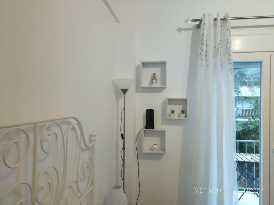 Modern, Ideally Located Studio Apartment Atena Exterior foto