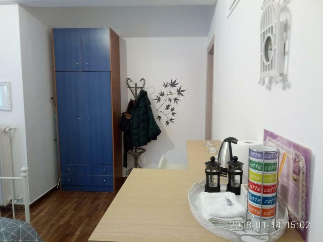 Modern, Ideally Located Studio Apartment Atena Exterior foto