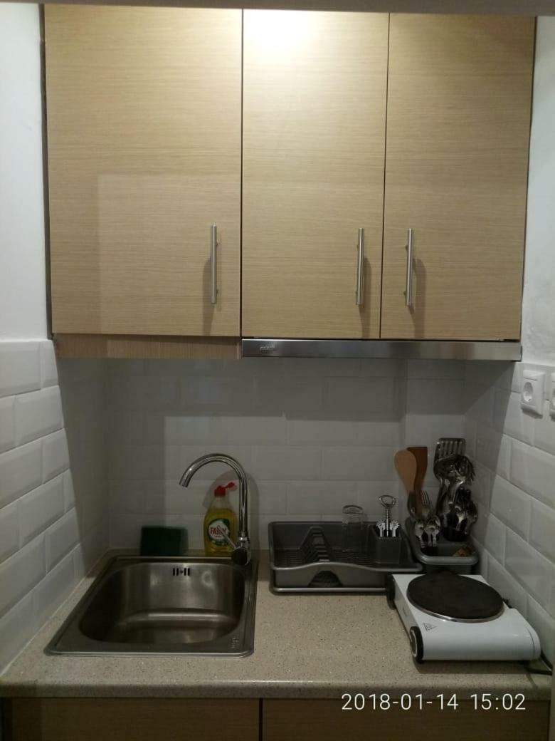 Modern, Ideally Located Studio Apartment Atena Exterior foto